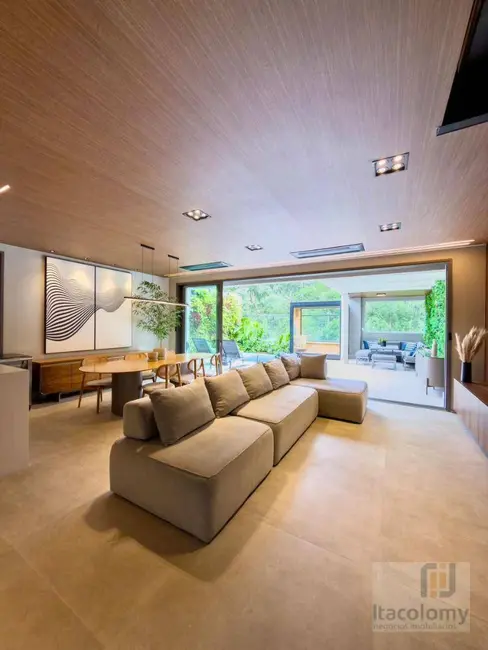 Casa de Condomínio com 3 quartos à venda, 200m2 em Santana De Parnaiba - SP - imagem 6 Foto 6 de Casa de Condomínio com 3 quartos à venda, 200m2 em Santana De Parnaiba - SP