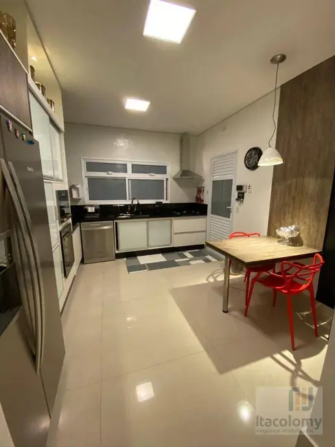Foto 3 de Casa de Condomínio com 4 quartos para alugar, 420m2 em Santana De Parnaiba - SP