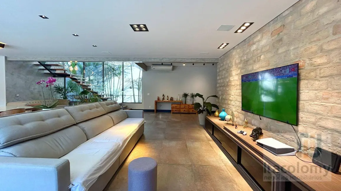 Casa de Condomínio com 4 quartos à venda, 535m2 em Tamboré, Santana De Parnaiba - SP - imagem 3 Foto 3 de Casa de Condomínio com 4 quartos à venda, 535m2 em Tamboré, Santana De Parnaiba - SP