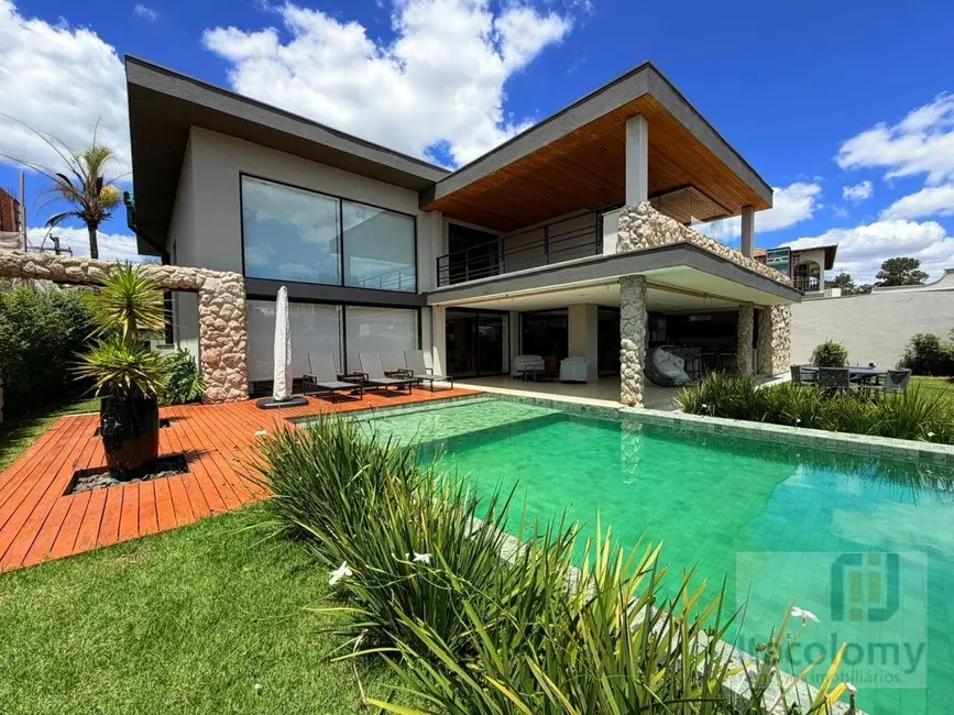 Foto 1 de Casa de Condomínio com 5 quartos à venda e para alugar, 890m2 em Barueri - SP