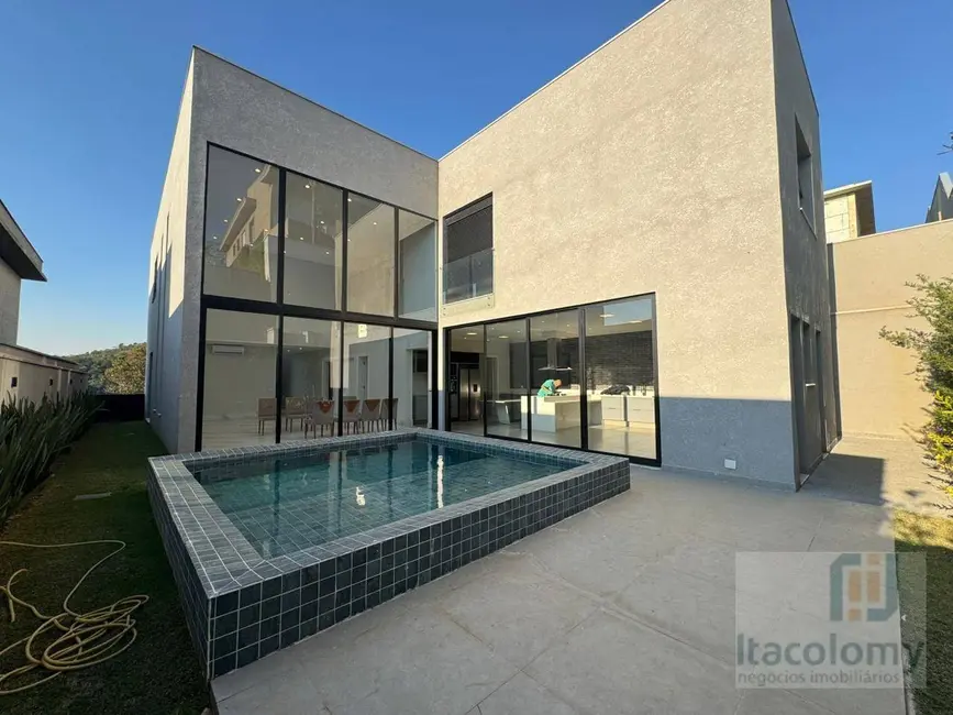 Foto 1 de Casa de Condomínio com 4 quartos para alugar, 450m2 em Santana De Parnaiba - SP