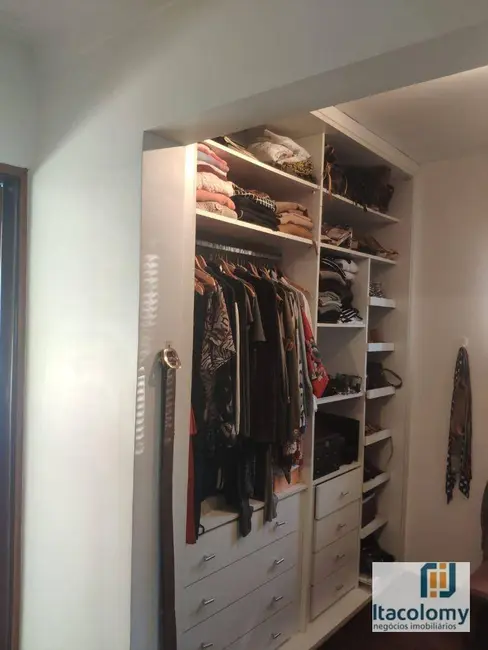 Foto 5 de Casa de Condomínio com 4 quartos à venda, 3200m2 em Condomínio Refúgio dos Pinheiros, Itapevi - SP