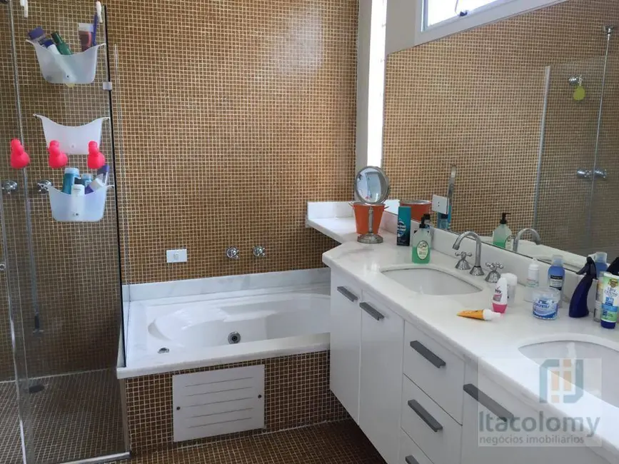 Casa de Condomínio com 4 quartos à venda, 300m2 em Santana De Parnaiba - SP - imagem 6 Foto 6 de Casa de Condomínio com 4 quartos à venda, 300m2 em Santana De Parnaiba - SP