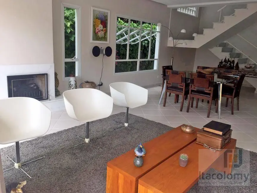 Casa de Condomínio com 4 quartos à venda, 300m2 em Santana De Parnaiba - SP - imagem 1 Foto 1 de Casa de Condomínio com 4 quartos à venda, 300m2 em Santana De Parnaiba - SP