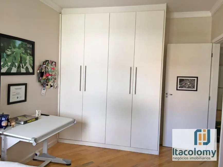 Foto 9 de Casa de Condomínio com 4 quartos à venda, 300m2 em Santana De Parnaiba - SP