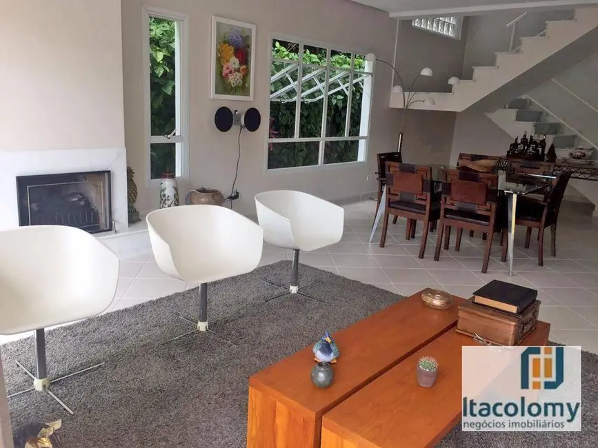 Foto 1 de Casa de Condomínio com 4 quartos à venda, 300m2 em Santana De Parnaiba - SP