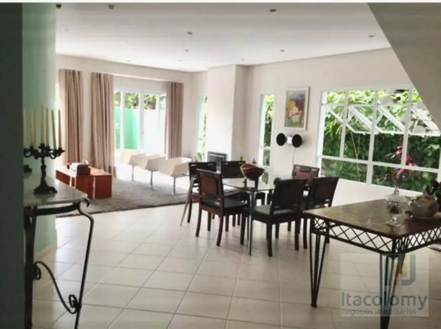 Casa de Condomínio com 4 quartos à venda, 300m2 em Santana De Parnaiba - SP - imagem 3 Foto 3 de Casa de Condomínio com 4 quartos à venda, 300m2 em Santana De Parnaiba - SP