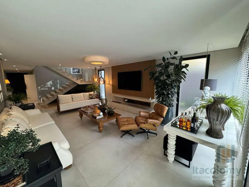 Foto 2 de Casa de Condomínio com 4 quartos à venda, 302m2 em Santana De Parnaiba - SP