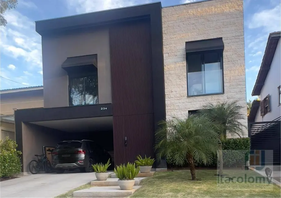 Foto 1 de Casa de Condomínio com 4 quartos à venda, 302m2 em Santana De Parnaiba - SP