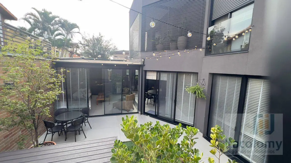 Foto 3 de Casa de Condomínio com 4 quartos à venda, 302m2 em Santana De Parnaiba - SP