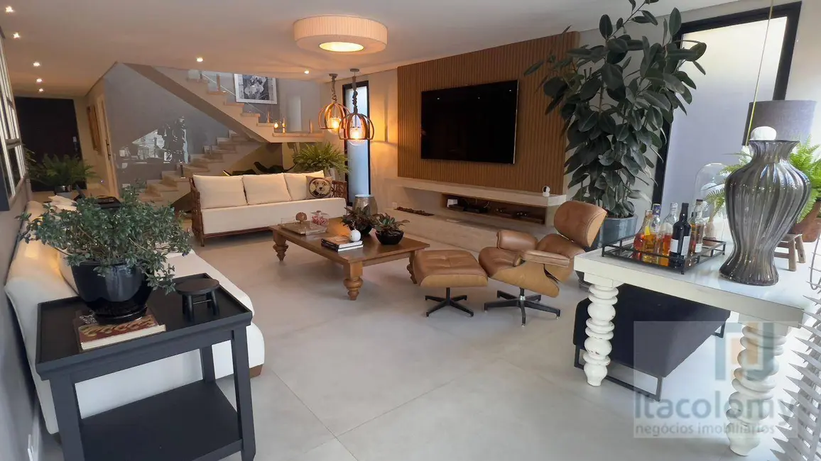 Foto 3 de Casa de Condomínio com 4 quartos à venda, 302m2 em Santana De Parnaiba - SP