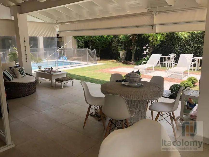 Casa de Condomínio com 4 quartos à venda, 1200m2 em Barueri - SP - imagem 2 Foto 2 de Casa de Condomínio com 4 quartos à venda, 1200m2 em Barueri - SP