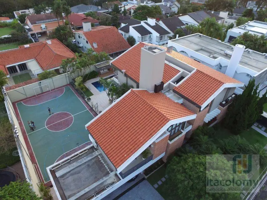 Foto 2 de Casa de Condomínio com 5 quartos para alugar, 1120m2 em Barueri - SP