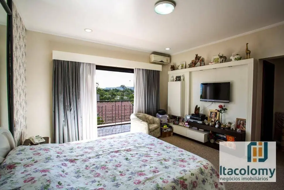 Casa de Condomínio com 5 quartos para alugar, 1120m2 em Barueri - SP - imagem 9 Foto 9 de Casa de Condomínio com 5 quartos para alugar, 1120m2 em Barueri - SP