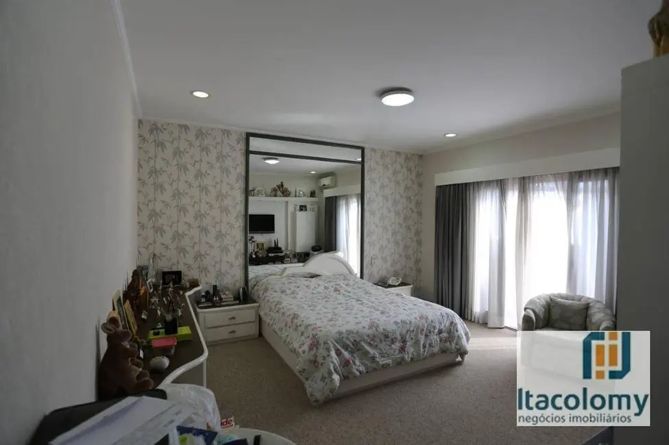 Casa de Condomínio com 5 quartos para alugar, 1120m2 em Barueri - SP - imagem 7 Foto 7 de Casa de Condomínio com 5 quartos para alugar, 1120m2 em Barueri - SP