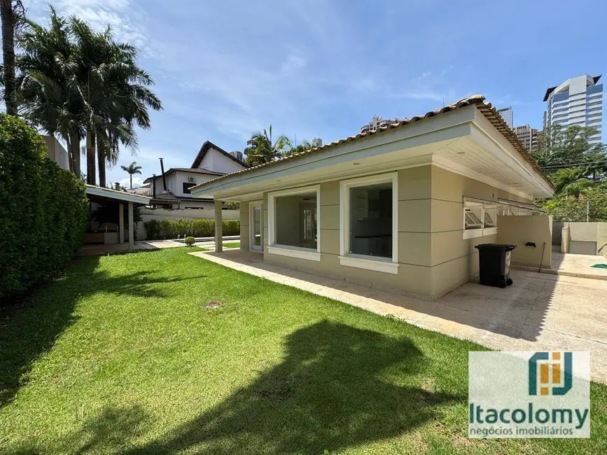 Foto 4 de Casa de Condomínio com 4 quartos à venda e para alugar, 950m2 em Barueri - SP