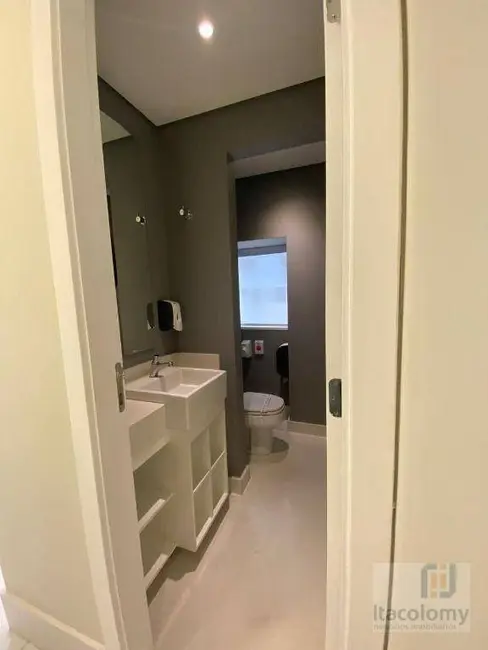 Sala Comercial para alugar, 40m2 em Alphaville Industrial, Barueri - SP - imagem 5 Foto 5 de Sala Comercial para alugar, 40m2 em Alphaville Industrial, Barueri - SP