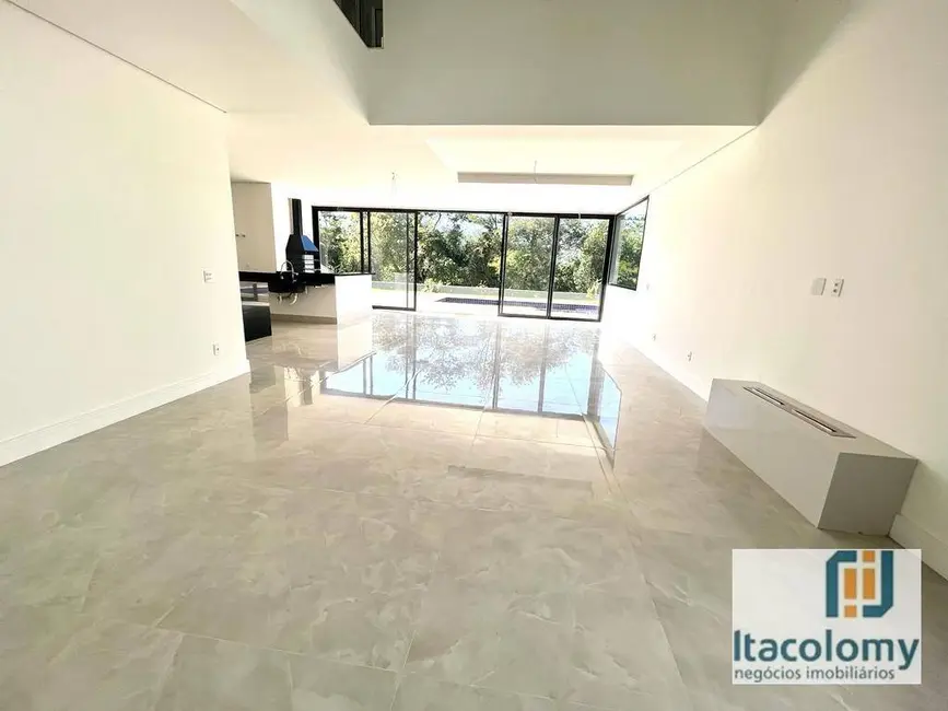 Casa de Condomínio com 4 quartos à venda, 568m2 em Santana De Parnaiba - SP - imagem 5 Foto 5 de Casa de Condomínio com 4 quartos à venda, 568m2 em Santana De Parnaiba - SP