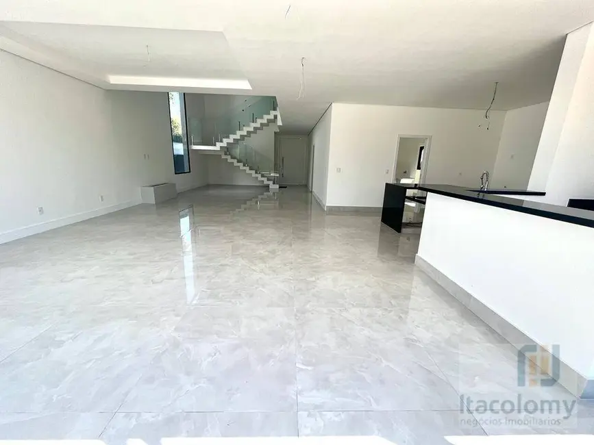 Foto 3 de Casa de Condomínio com 4 quartos à venda, 568m2 em Santana De Parnaiba - SP