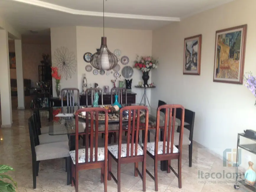 Casa de Condomínio com 4 quartos à venda, 560m2 em Barueri - SP - imagem 3 Foto 3 de Casa de Condomínio com 4 quartos à venda, 560m2 em Barueri - SP