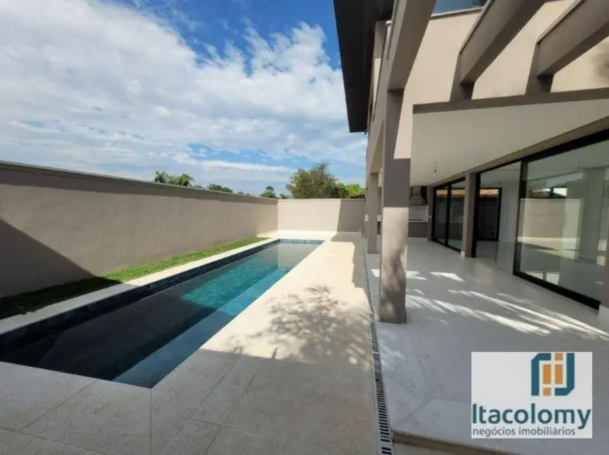 Casa de Condomínio com 4 quartos à venda e para alugar, 560m2 em Barueri - SP - imagem 6 Foto 6 de Casa de Condomínio com 4 quartos à venda e para alugar, 560m2 em Barueri - SP