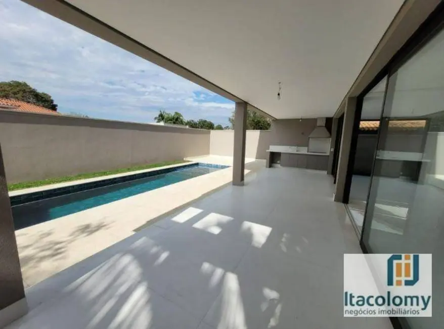 Casa de Condomínio com 4 quartos à venda e para alugar, 560m2 em Barueri - SP - imagem 2 Foto 2 de Casa de Condomínio com 4 quartos à venda e para alugar, 560m2 em Barueri - SP