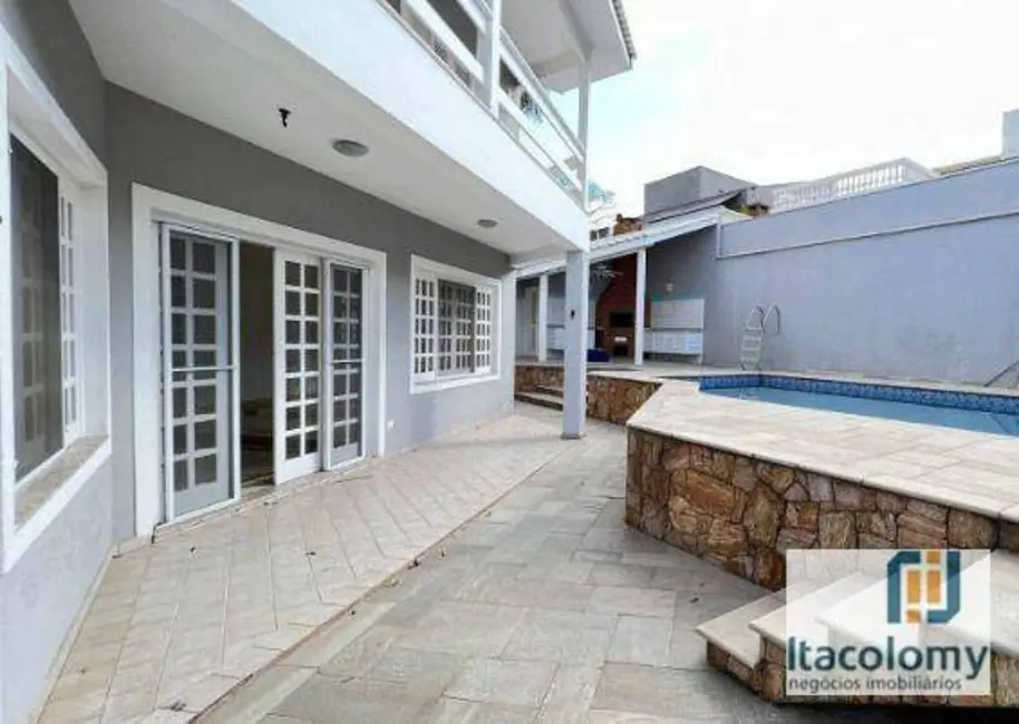 Casa de Condomínio com 4 quartos à venda, 450m2 em Barueri - SP - imagem 4 Foto 4 de Casa de Condomínio com 4 quartos à venda, 450m2 em Barueri - SP