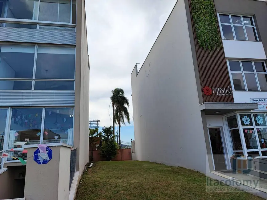 Foto 1 de Terreno / Lote à venda, 150m2 em Santana De Parnaiba - SP