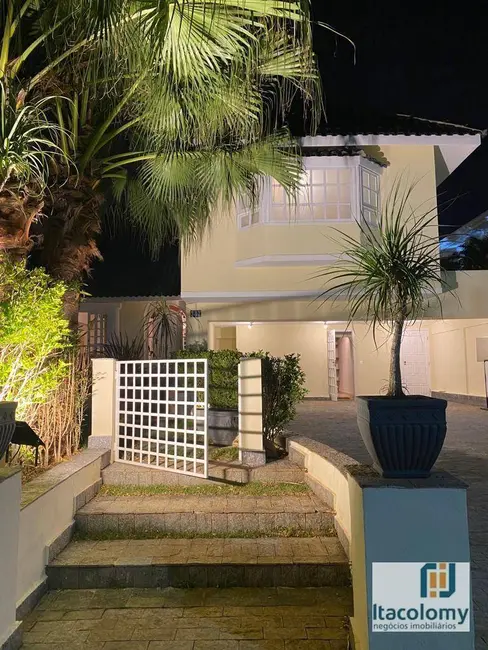 Foto 2 de Casa de Condomínio com 3 quartos para alugar, 560m2 em Barueri - SP