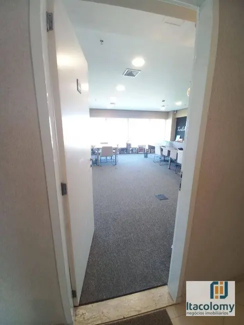 Foto 3 de Loft / Flat à venda, 80m2 em Alphaville Empresarial, Barueri - SP