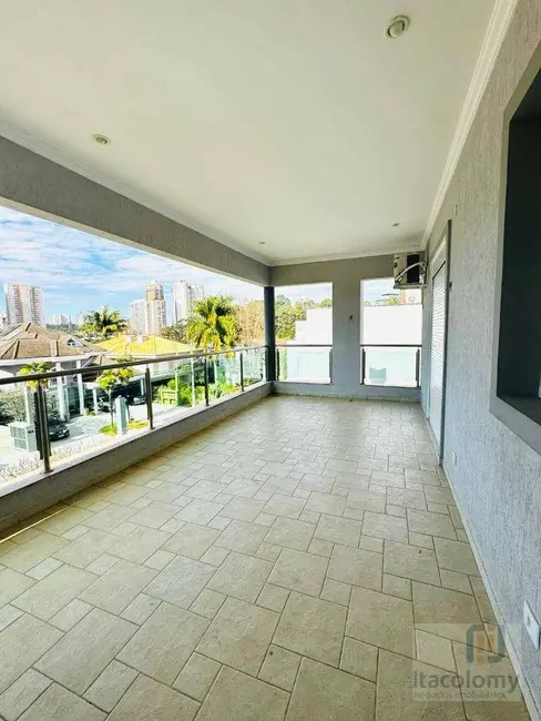 Foto 4 de Casa de Condomínio com 5 quartos para alugar, 700m2 em Santana De Parnaiba - SP