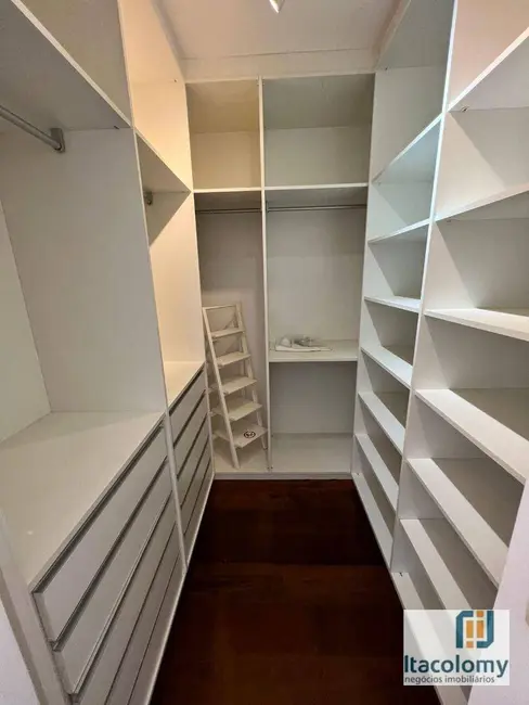 Foto 8 de Casa de Condomínio com 3 quartos para alugar, 300m2 em Tamboré, Santana De Parnaiba - SP