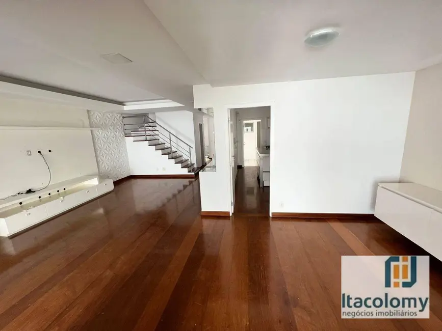 Foto 4 de Casa de Condomínio com 3 quartos para alugar, 300m2 em Tamboré, Santana De Parnaiba - SP