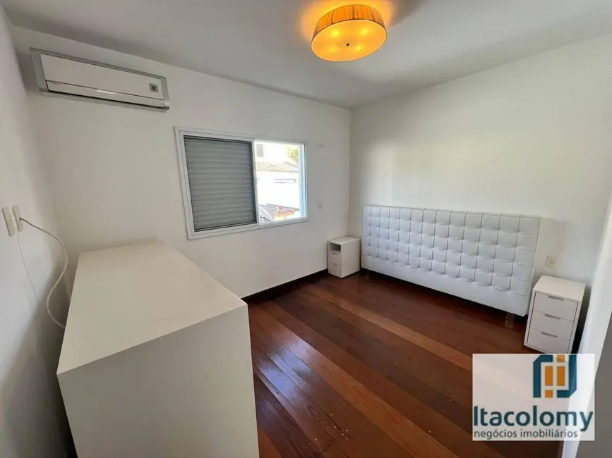 Foto 5 de Casa de Condomínio com 3 quartos para alugar, 300m2 em Tamboré, Santana De Parnaiba - SP