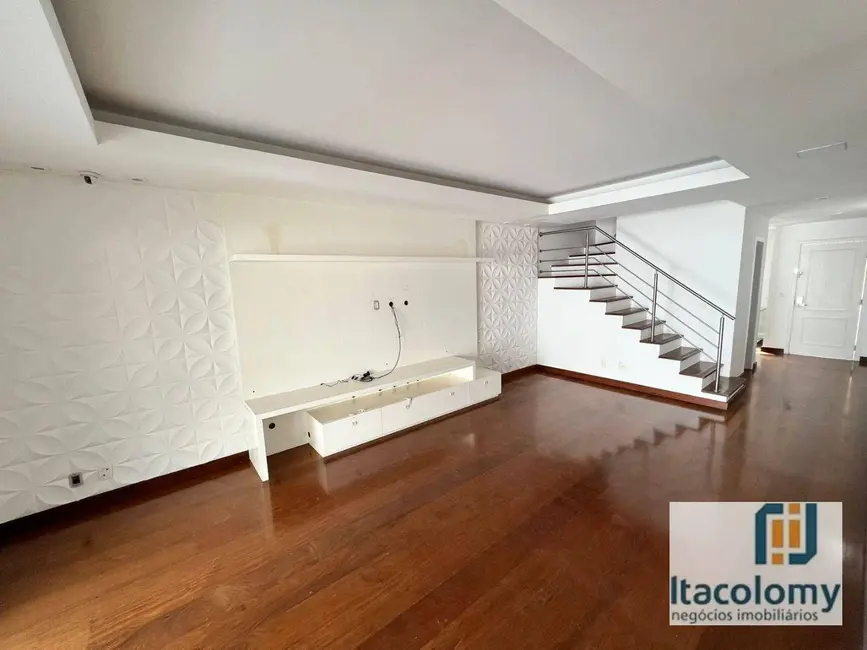 Foto 3 de Casa de Condomínio com 3 quartos para alugar, 300m2 em Tamboré, Santana De Parnaiba - SP