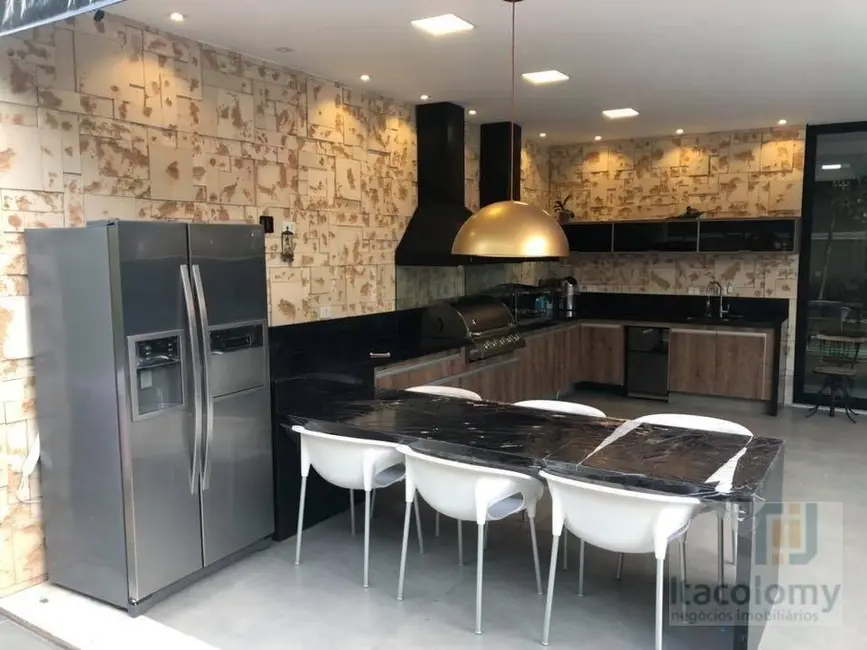 Foto 2 de Casa de Condomínio com 4 quartos para alugar, 520m2 em Tamboré, Santana De Parnaiba - SP