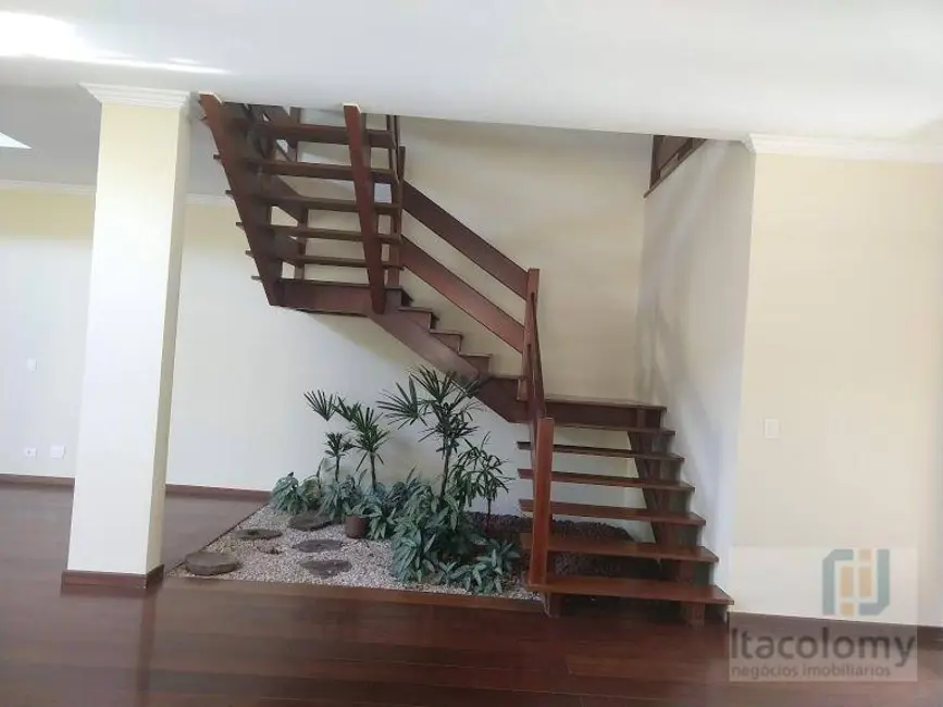 Casa de Condomínio com 4 quartos para alugar, 560m2 em Barueri - SP - imagem 8 Foto 8 de Casa de Condomínio com 4 quartos para alugar, 560m2 em Barueri - SP