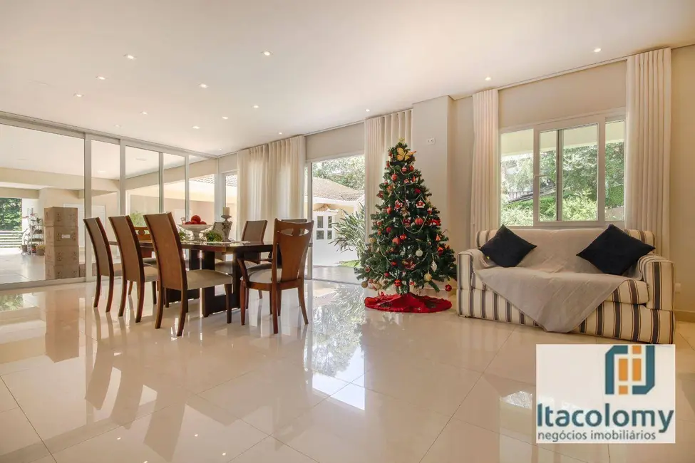 Casa de Condomínio com 3 quartos à venda, 1800m2 em Residencial Tamboré, Barueri - SP - imagem 4 Foto 4 de Casa de Condomínio com 3 quartos à venda, 1800m2 em Residencial Tamboré, Barueri - SP