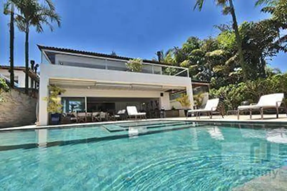 Foto 2 de Casa com 6 quartos à venda, 900m2 em Sao Sebastiao - SP