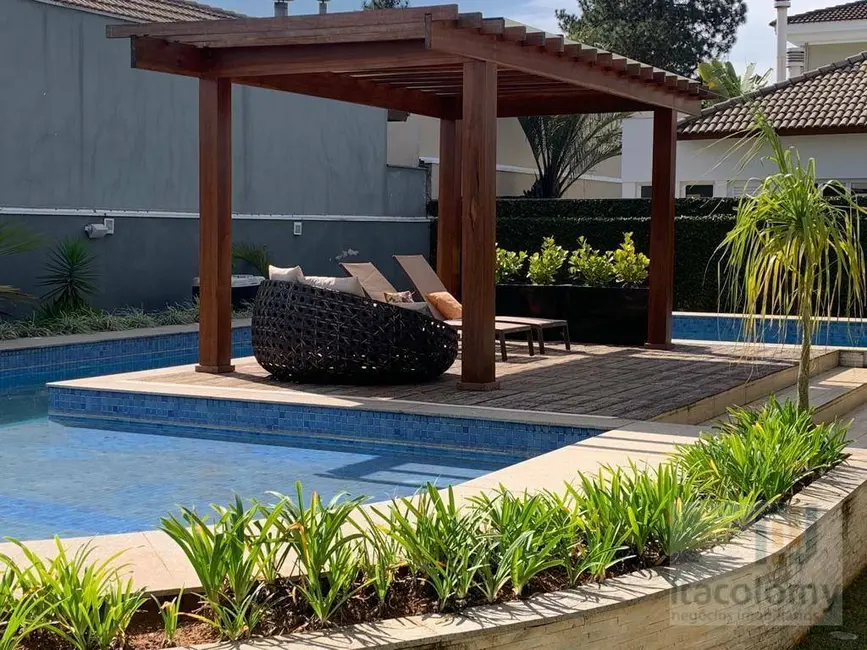 Casa de Condomínio com 4 quartos à venda e para alugar, 1280m2 em Residencial Morada dos Lagos, Barueri - SP - imagem 3 Foto 3 de Casa de Condomínio com 4 quartos à venda e para alugar, 1280m2 em Residencial Morada dos Lagos, Barueri - SP