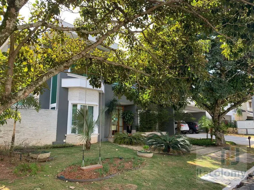 Casa de Condomínio com 4 quartos à venda e para alugar, 1280m2 em Residencial Morada dos Lagos, Barueri - SP - imagem 6 Foto 6 de Casa de Condomínio com 4 quartos à venda e para alugar, 1280m2 em Residencial Morada dos Lagos, Barueri - SP