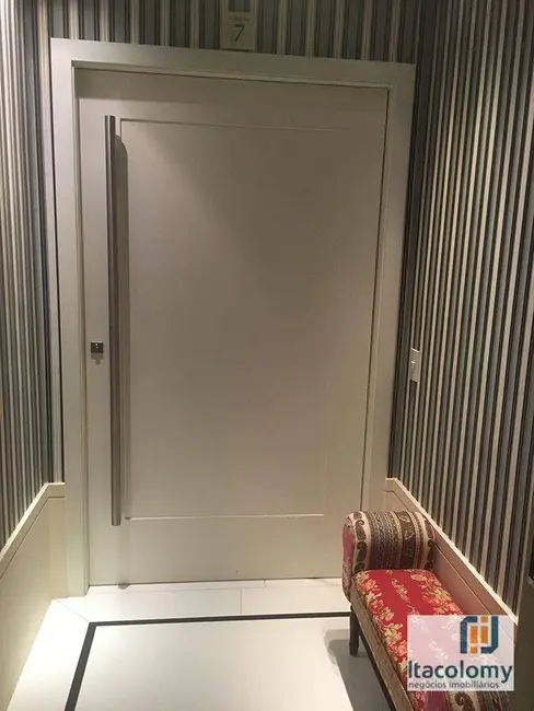 Apartamento com 3 quartos à venda e para alugar, 220m2 em Alphaville Industrial, Barueri - SP - imagem 9 Foto 9 de Apartamento com 3 quartos à venda e para alugar, 220m2 em Alphaville Industrial, Barueri - SP