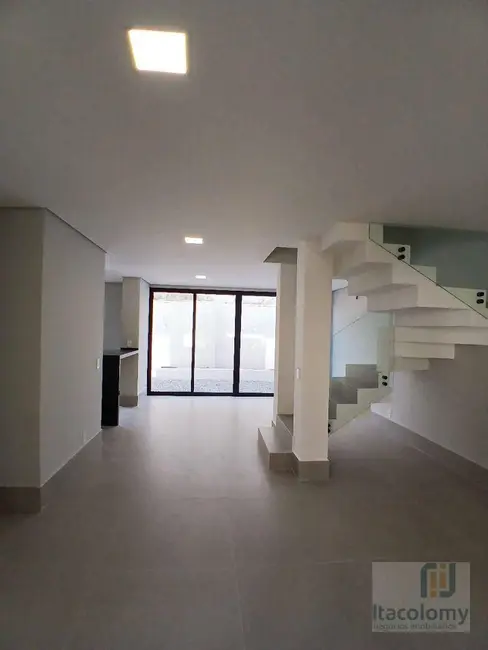 Foto 6 de Casa de Condomínio com 5 quartos à venda, 176m2 em Sao Sebastiao - SP