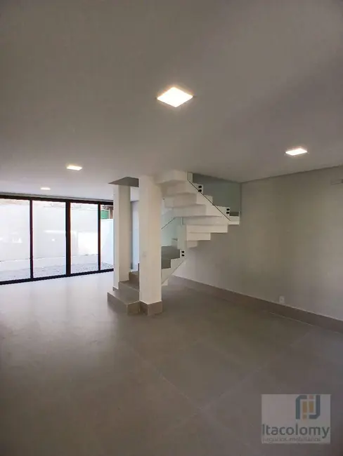 Foto 4 de Casa de Condomínio com 5 quartos à venda, 176m2 em Sao Sebastiao - SP