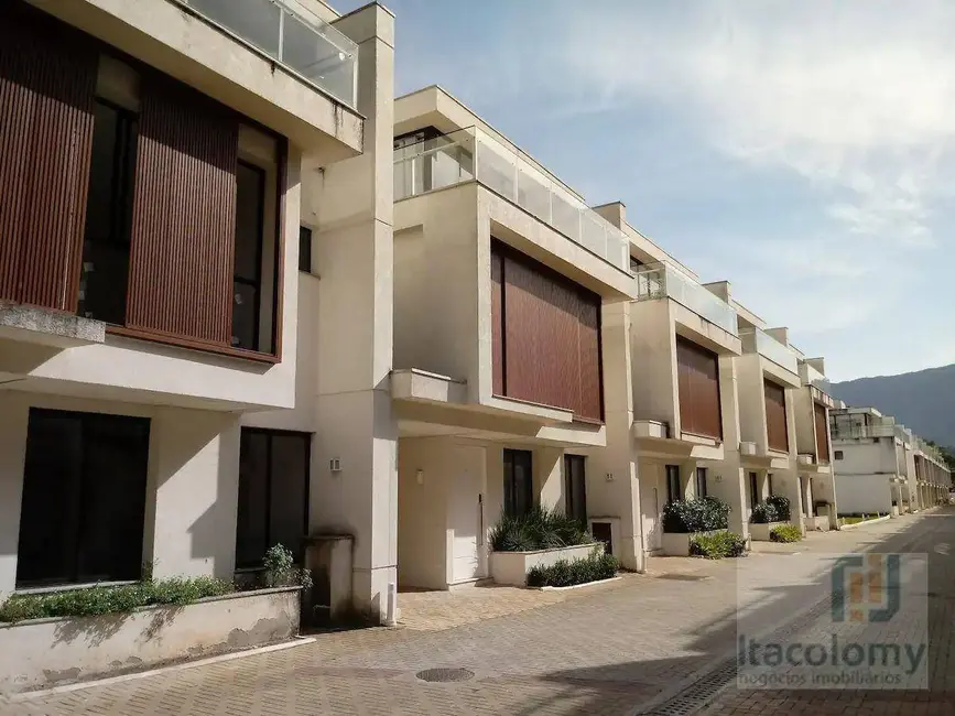 Foto 2 de Casa de Condomínio com 5 quartos à venda, 176m2 em Sao Sebastiao - SP