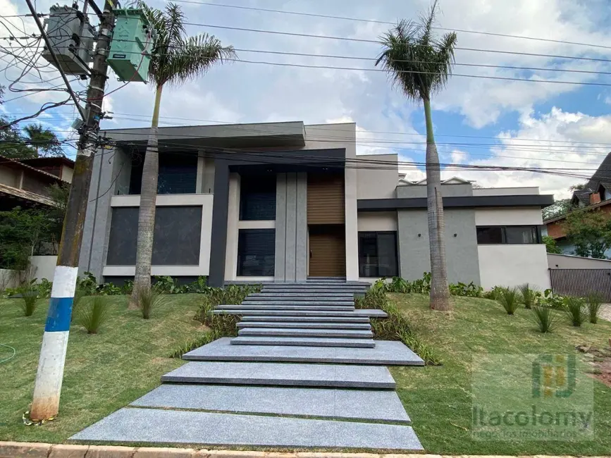 Casa de Condomínio com 5 quartos à venda, 1280m2 em Residencial Tamboré, Barueri - SP - imagem 3 Foto 3 de Casa de Condomínio com 5 quartos à venda, 1280m2 em Residencial Tamboré, Barueri - SP