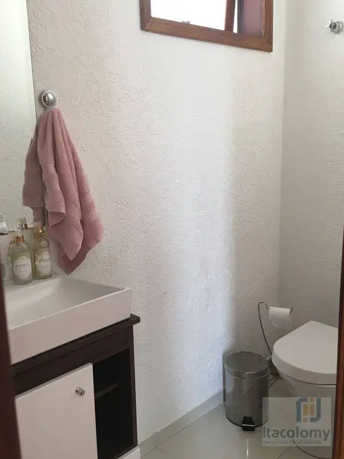 Casa de Condomínio com 3 quartos à venda, 240m2 em Santana De Parnaiba - SP - imagem 6 Foto 6 de Casa de Condomínio com 3 quartos à venda, 240m2 em Santana De Parnaiba - SP