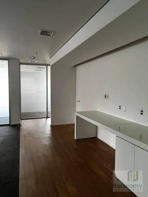 Sala Comercial para alugar, 2236m2 em Tamboré, Barueri - SP - imagem 7 Foto 7 de Sala Comercial para alugar, 2236m2 em Tamboré, Barueri - SP