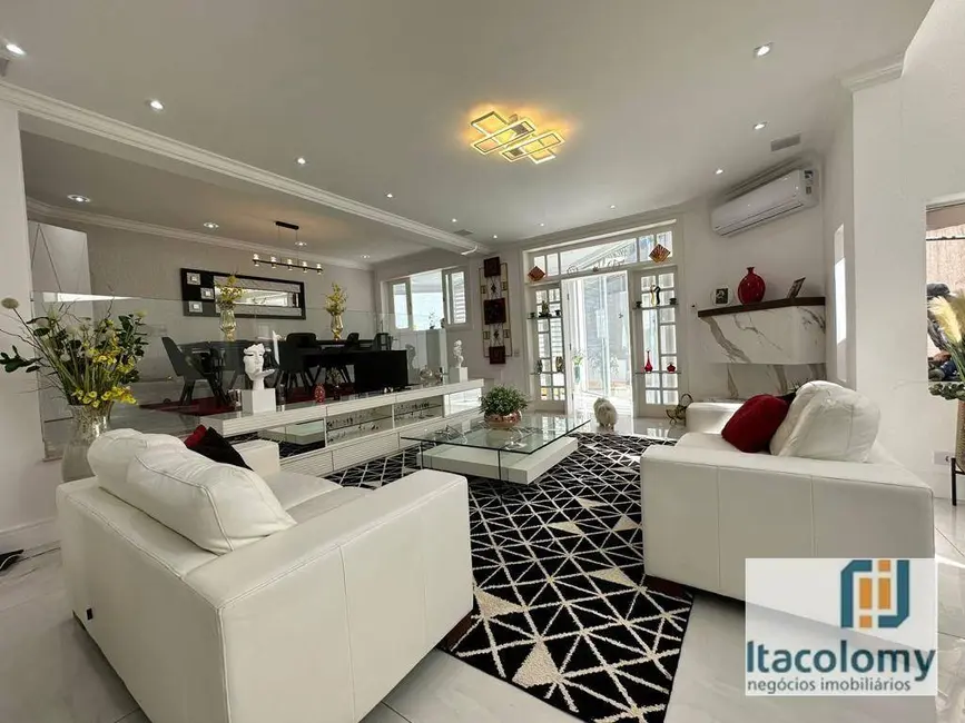 Casa de Condomínio com 4 quartos à venda, 450m2 em Santana De Parnaiba - SP - imagem 4 Foto 4 de Casa de Condomínio com 4 quartos à venda, 450m2 em Santana De Parnaiba - SP