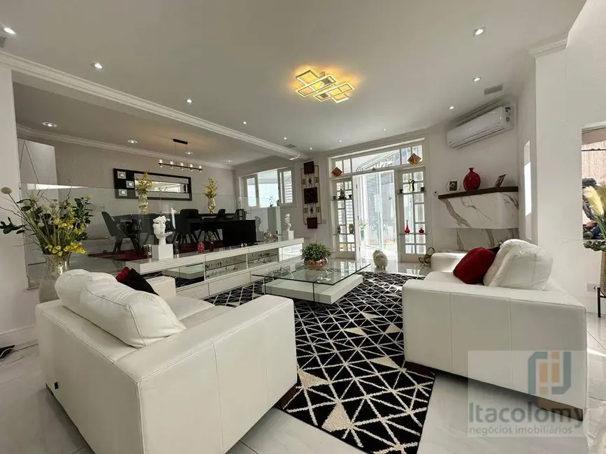 Foto 4 de Casa de Condomínio com 4 quartos à venda, 450m2 em Santana De Parnaiba - SP